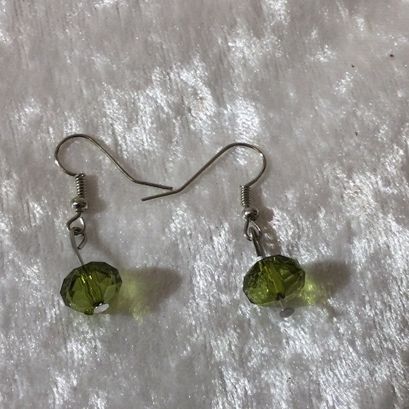 Green Bead Earrings - Picture 11 of 12